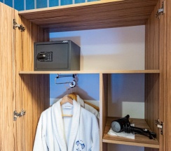 Двухместный комфорт  "Мансарда" в Blue Marlin Hotel
