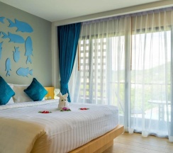 Двухместный номер Superior с видом на море двуспальная кровать в Golden Paradise Hotel