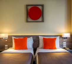 Двухместный семейный номер Deluxe с видом на горы в Sino House Phuket Hotel