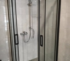 Четырёхместный коттедж Comfort с 2 комнатами (диван) в Фортуна