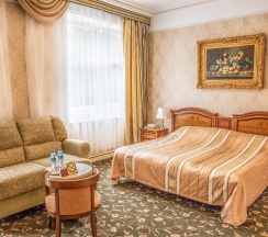 Джуниор Сюит с видом на холм в Grand Palace