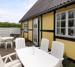 Коттедж в 6 Person Holiday Home in Hals-by Traum