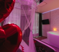 Двухместный Deluxe c джакузи в Hotel Black out