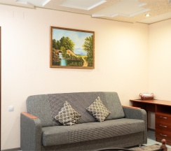 Первая категория-стандартный трехместный номер в Олимпия