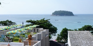 Карон: Отель Kata Beachwalk Hotel and Bungalows