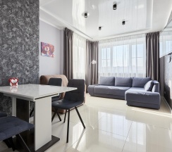 2-комнатные апартаменты люкс с 1 односпальной и 2 двуспальными кроватями в Ваш Комфорт Апарт на улице Дмитрия Благоева