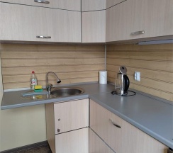 Номер стандарт с 2 односпальными и 1 двуспальной кроватью в Оптима