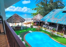 Двухместный номер Standard с видом на бассейн двуспальная кровать в Tiki Beach Koh Phangan