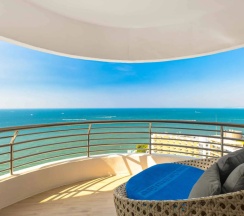 Двухместный люкс Regency c 1 комнатой двуспальная кровать в Royal Cliff Beach Hotel Pattaya