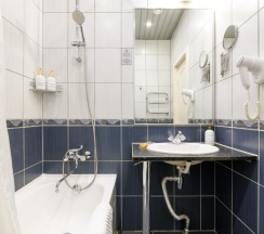 Уютный номер с двуспальной кроватью в Имидж