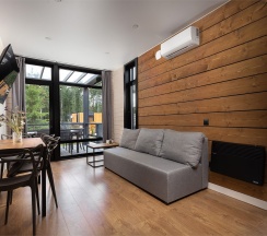 Коттедж с одной спальней, купелью и баней в Black Village Family