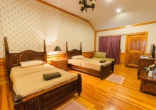 Номер Standard с балконом в The Log Home Experience Khao Yai