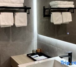 Двухместный номер Standard с балконом и с видом на море двуспальная кровать в Taishan Golden Beach Resort