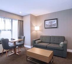 Двухместный люкс Standard двуспальная кровать в Sandman Signature Calgary Downtown Hotel