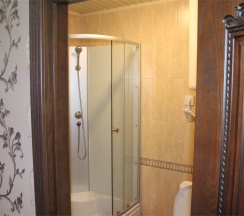 Трехместный с Двухспальной кроватью в Двин