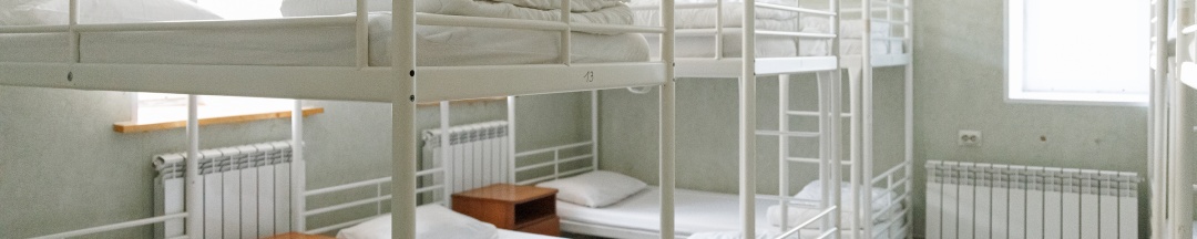 Односпальная кровать в общем 8-местном номере в Парк Культуры