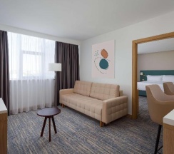 Двухместный люкс c 1 комнатой двуспальная кровать в DoubleTree by Hilton Shymkent
