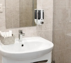 Двухместный полулюкс двуспальная кровать в Мак