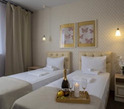 Twin/Double Room в Melton Hotel