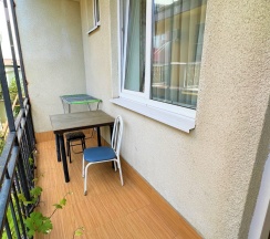 Трехместный номер с балконом в 21 век