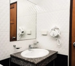Номер Deluxe с балконом и с видом на море в Beach 7 Condo by GrandisVillas