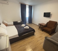 Стандартный четырехместный номер в Кристина