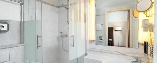 Двухместный номер Comfort двуспальная кровать в Leonardo Hotel Berlin KU'DAMM