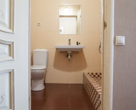 Трехместный улучшенный номер комфорт с балконом в LaManсhe