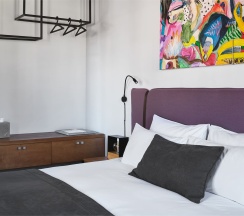 THE COURTYARD с двумя кроватями с видом на внутренний двор в Wynwood