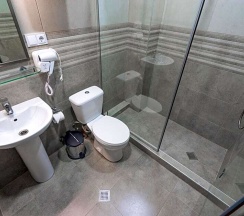 Номер Standard с балконом в Imperial House Hotel
