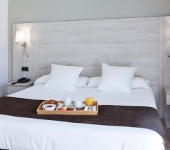 Двухместный номер Premium двуспальная кровать в Hotel Helios Lloret