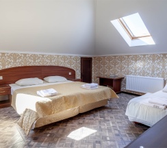 Мансардный семейный без балкона в Karap palace hotel