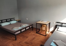 Трехместный номер (с двуспальной и односпальной кроватями) в Анапа loft inn