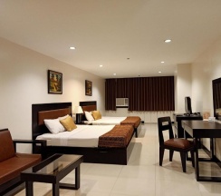 Семейный номер Standard в Paragon Tower Hotel