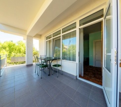 1 комнатный улучшенный в коттедже в Ява