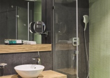 Супериор с 1 кроватью Queen-size вид в Атриум в Hotel Indigo St. Petersburg-Tchaikovskogo