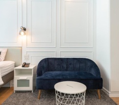 Люкс с балконом в White Ivory Bed & Breakfast