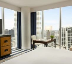 Двухместный номер Signature Corner (двуспальная кровать) в Fairmont Austin