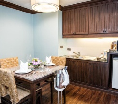 Одноместный люкс Grand односпальная кровать в Alpina Phuket Nalina Resort & Spa