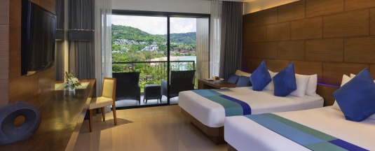 Четырёхместный номер Семейный с балконом и с видом на сад в Отель Novotel Phuket Kata Avista Resort And Spa