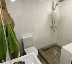 Четырёхместный номер №3 с красивым видом из окна в Дубки