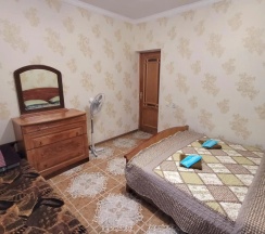 Апартаменты Цокольный этаж с 3 комнатами с балконом в Лунная соната