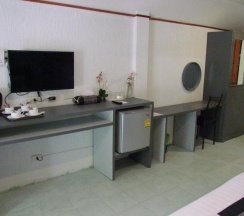 Четырёхместный номер Standard с балконом в Samui Green Hotel