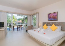 Трёхместный номер Deluxe с балконом в The Briza Beach Resort Khaolak