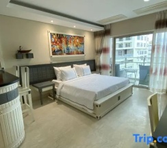 Двухместная студия Standard с балконом (двуспальная кровать) в Lotus Village Nha Trang