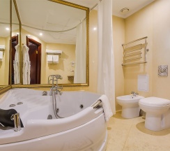 Двухкомнатный люкс в The Rooms Boutique Hotel