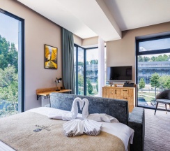 Двухместный номер Standard с красивым видом из окна двуспальная кровать в Hotel River Inn