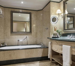 Семейный номер Standard c 1 комнатой с видом на море в Aphrodite Hills Hotel