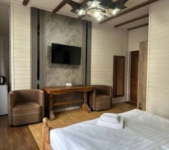 Двухместный номер Winterfell с балконом и с видом на горы двуспальная кровать в Winterfell