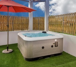 Вилла с 6 комнатами с балконом в Tropicana Pool Villa